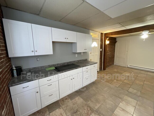 Building Photo - 721 N Shippen St