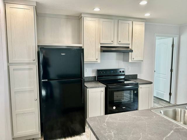 Building Photo - 2113 N Hickory Cir