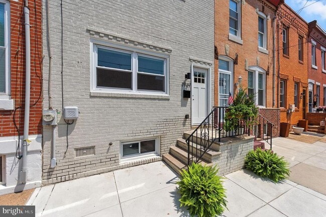 Building Photo - 1937 Dickinson St