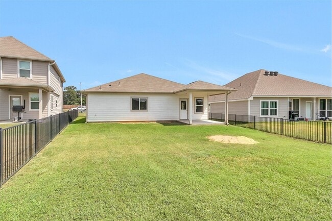 Building Photo - 223 Shoreview Dr