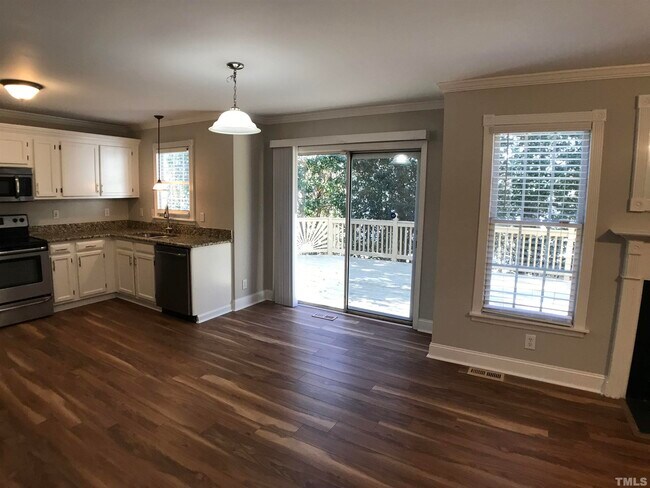 Building Photo - 105 Sandy Creek Ct