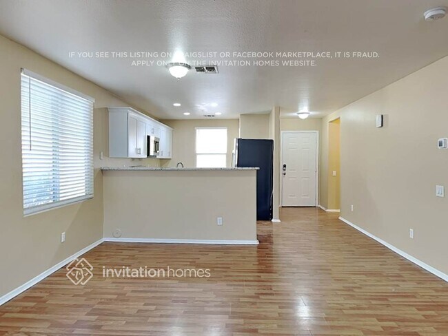 Building Photo - 1868 W Renaissance Ave