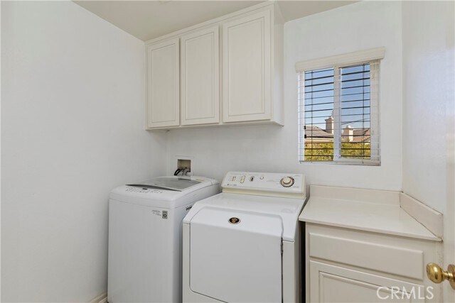 Building Photo - 42467 Thoroughbred Ln