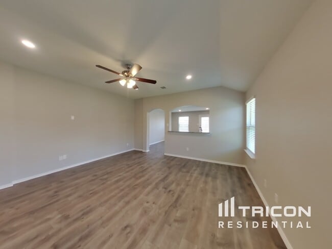 Building Photo - 2514 Henley Dr