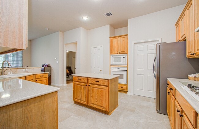 Building Photo - 17611 Emerald Garden Ln
