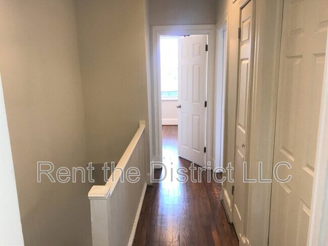 Building Photo - 1512 Trinidad Ave NE