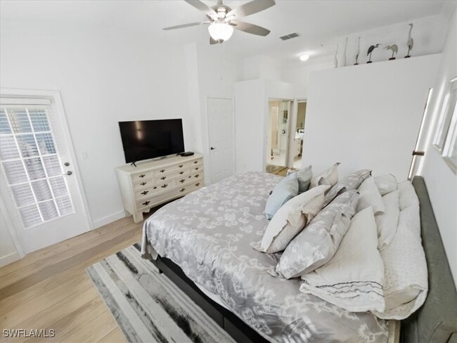 Building Photo - 6876 Redbay Park Rd