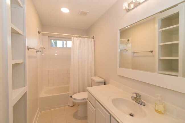 Building Photo - 1318 Ragsdale Ln