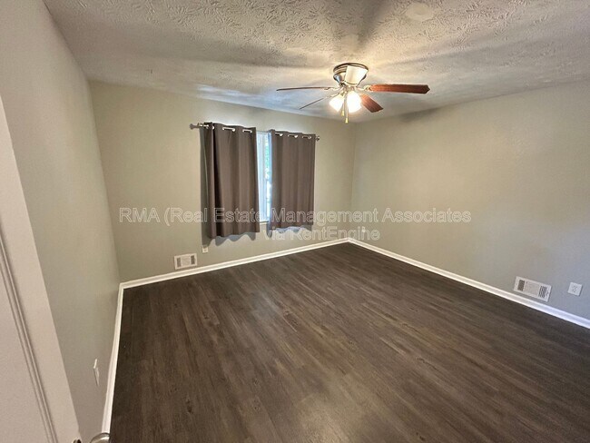 Building Photo - 12b Lisa Ln