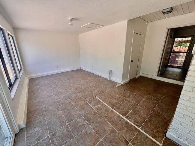 Building Photo - Spacious 4-Bedroom Home in Central Colorado Springs