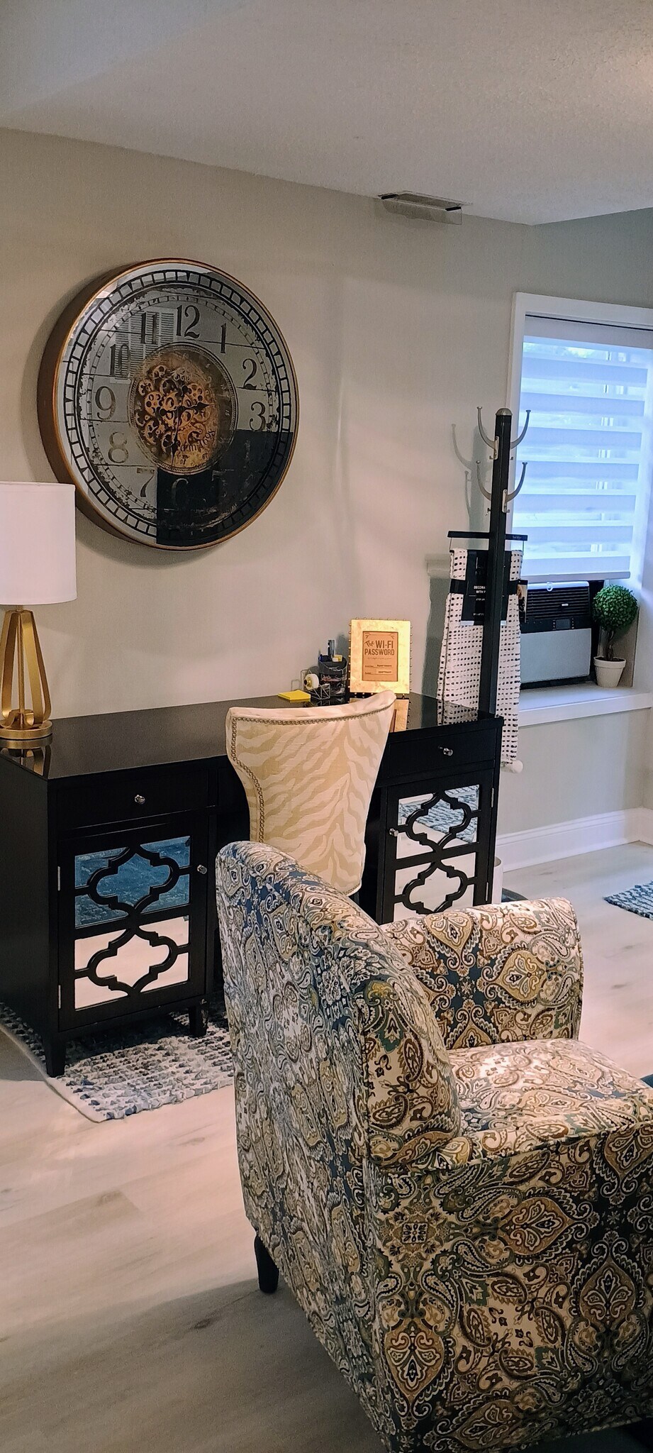 Building Photo - 906 Bitterfield Dr