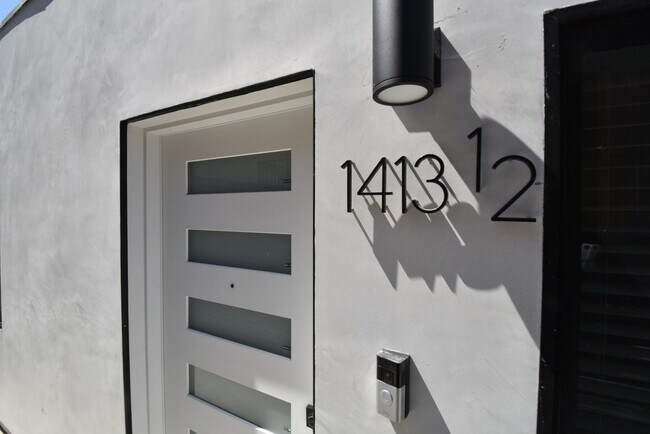 Building Photo - 1415 S Sierra Bonita Ave