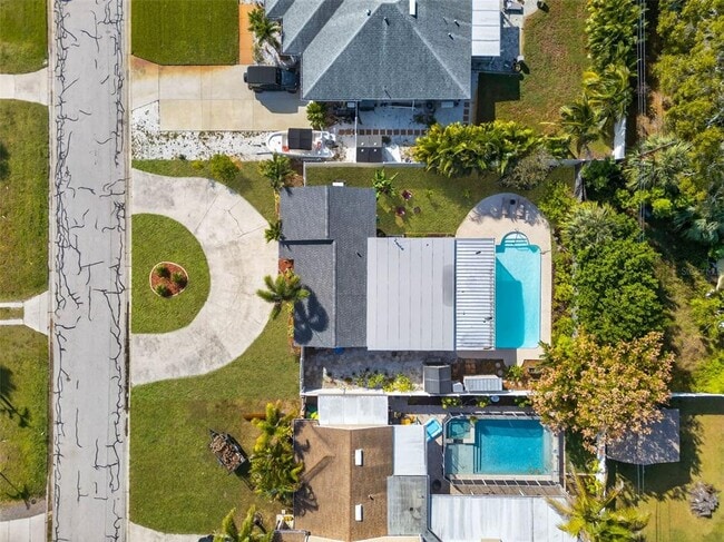 Building Photo - 1334 59th St N