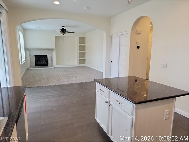 Building Photo - 998 Lone Pine River Ave