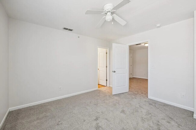 Building Photo - 1067 Muna Ct