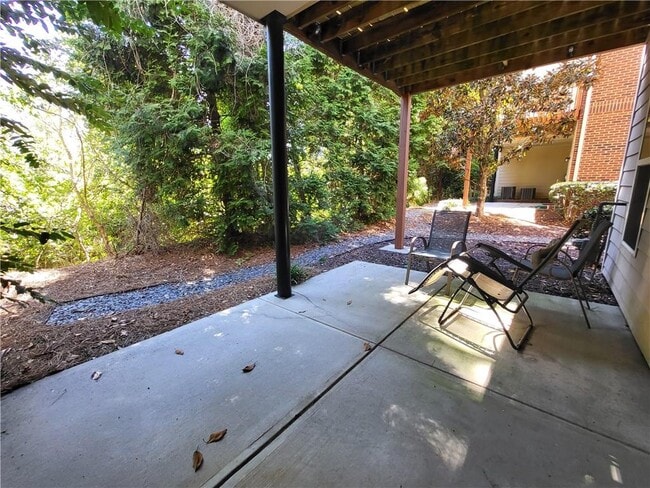Building Photo - 2428 Hadlow Ln