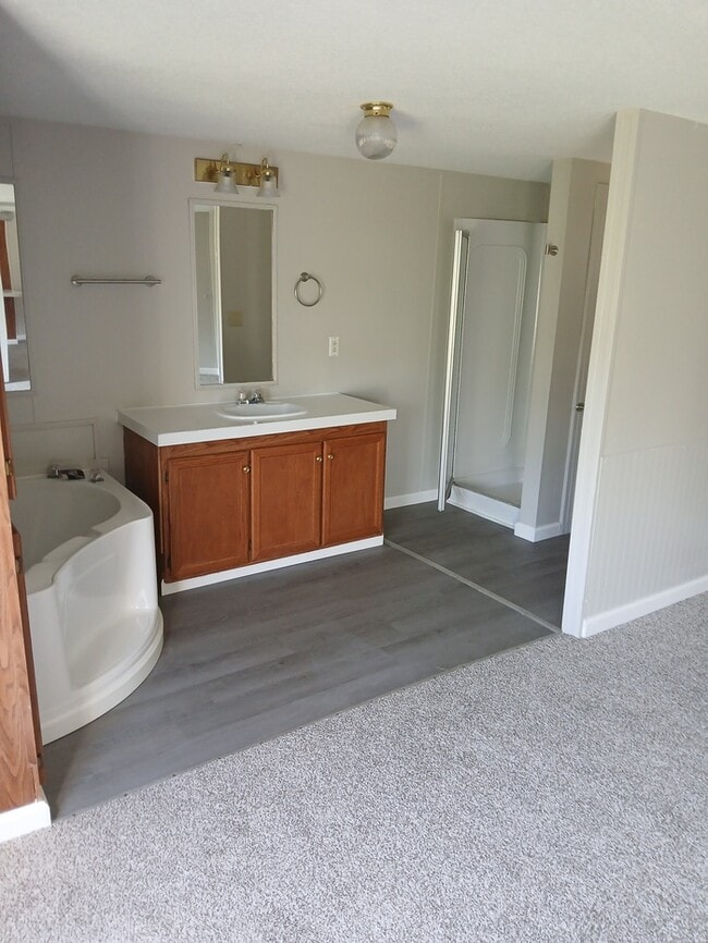 Building Photo - Mobile Home for Sale or Rent