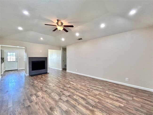 Building Photo - 1306 Troy Ln