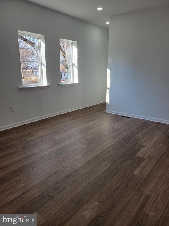 Building Photo - 591 Jefferson Ave