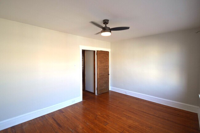 Building Photo - 2828 Sellers St