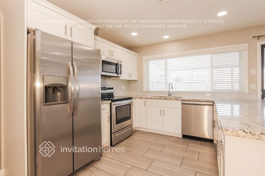 Building Photo - 1918 E Pebble Beach Dr