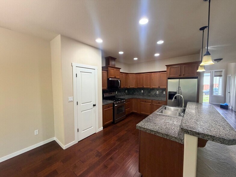 Building Photo - 14660 SW Mulberry Dr