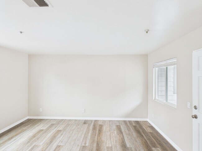 Interior Photo - Sportfisher