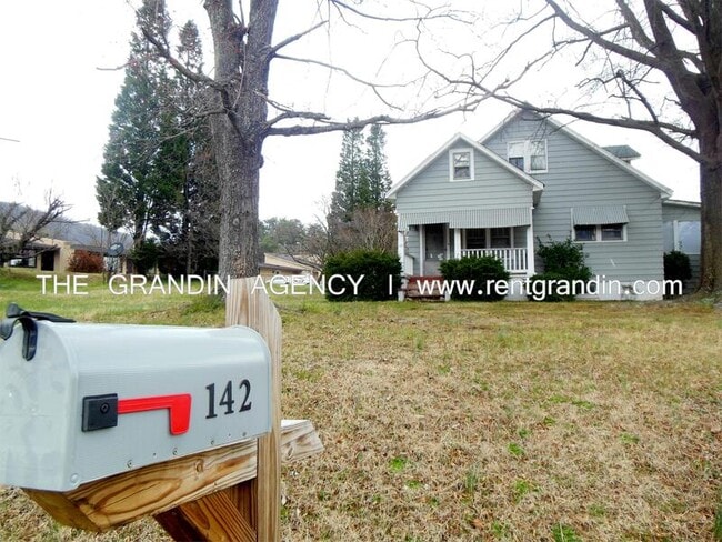 Building Photo - 142 Horner Ln