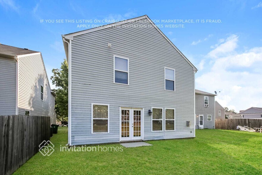 Building Photo - 866 Plaza Walk Dr