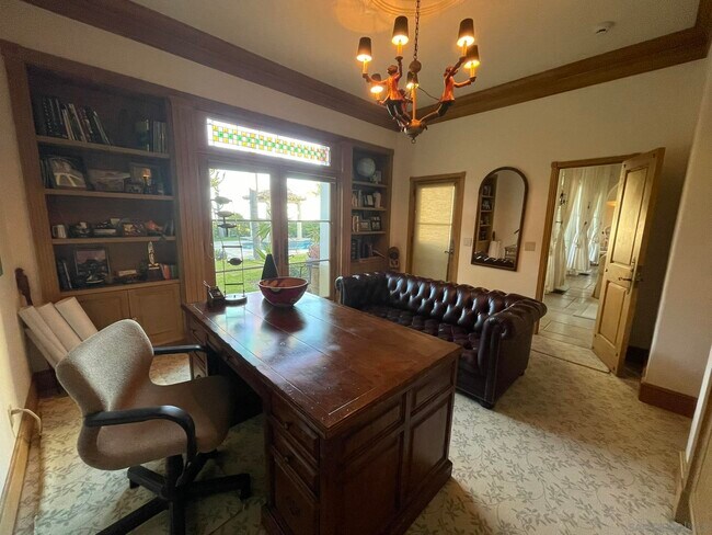Building Photo - 6692 La Jolla Scenic S Dr