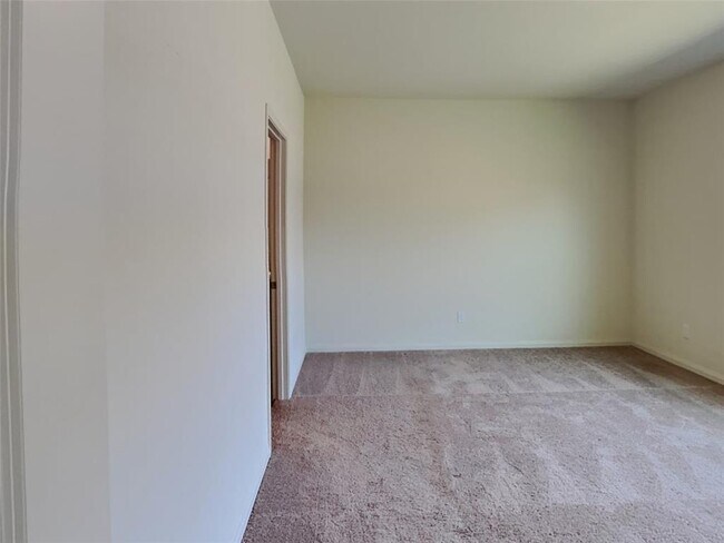 Building Photo - 105 Pettigrew Ct