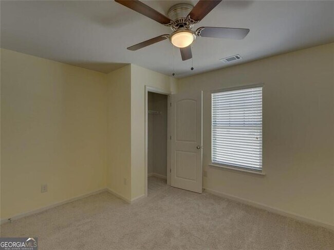 Building Photo - 329 Turtle Creek Dr