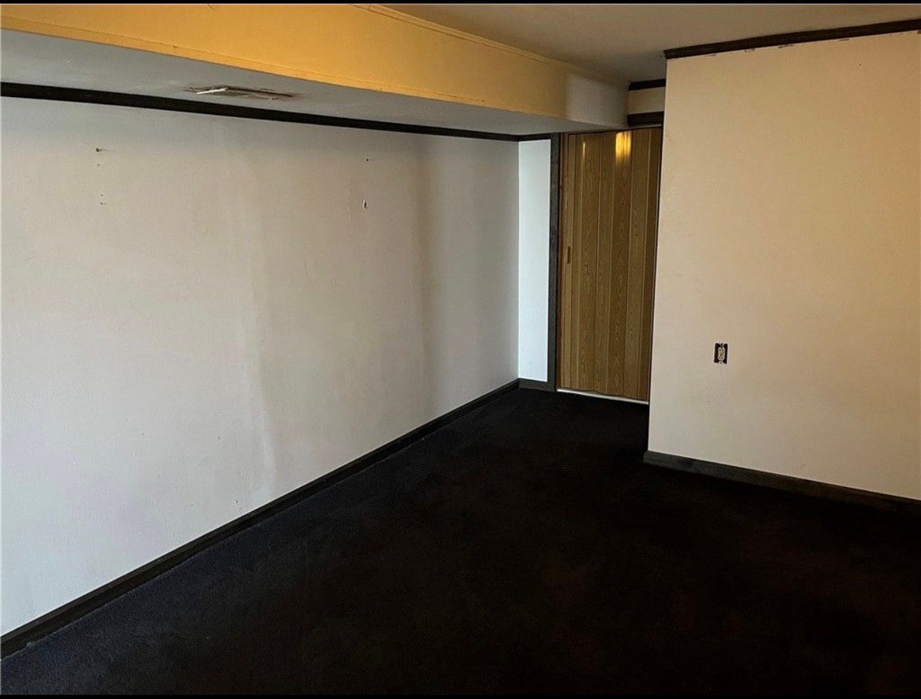 Building Photo - 135 Greenbriar Dr