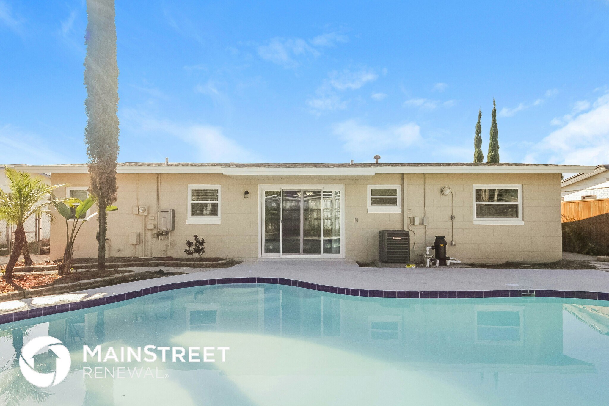 Building Photo - 881 Evangeline Ave