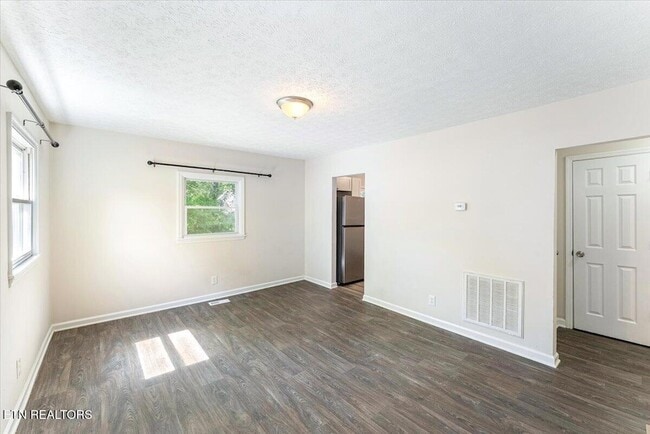 Building Photo - 158 Hamilton Cir