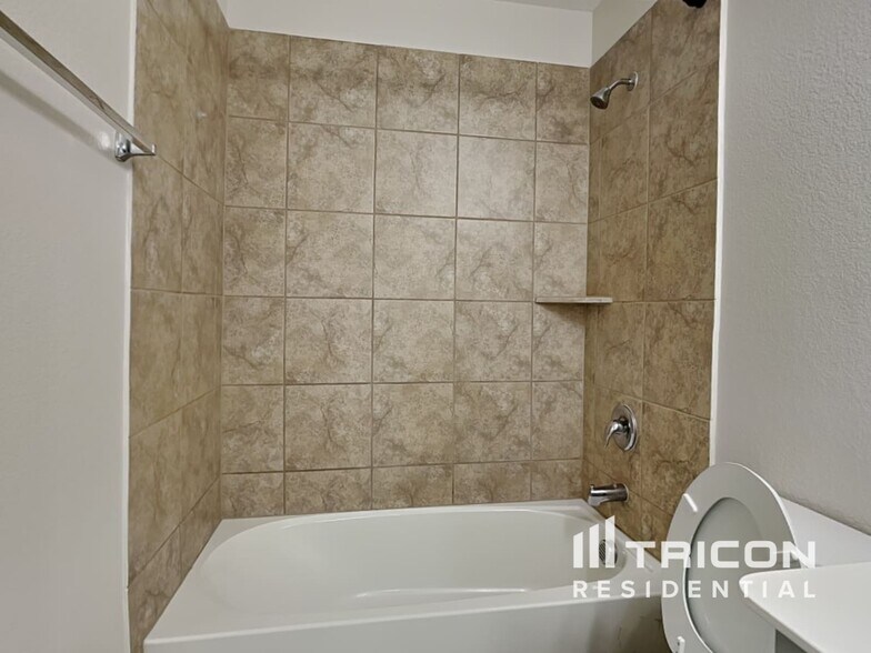 Building Photo - 1125 Waggoner Dr