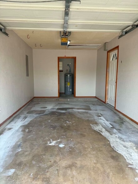 Building Photo - 124 Maerose Ave