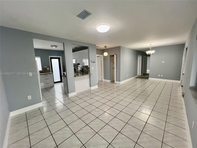 Building Photo - 3297 SW 26th St