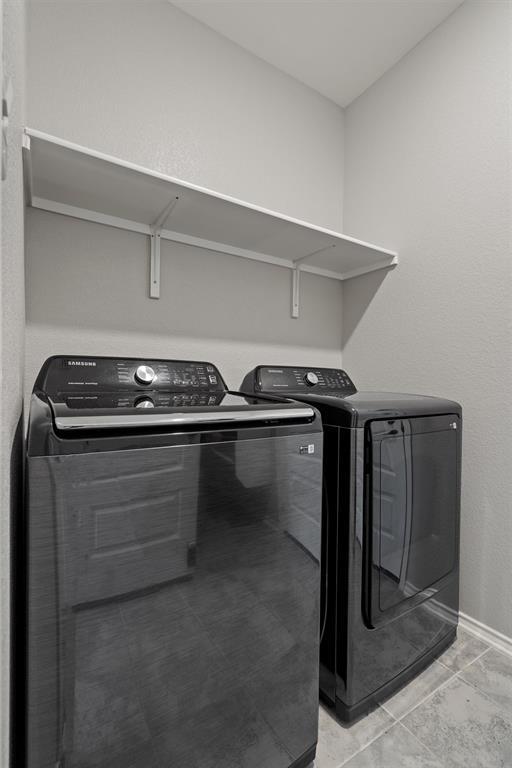 Building Photo - 213 Sweet Autumn Dr