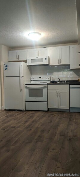 Building Photo - 122 Dustin St