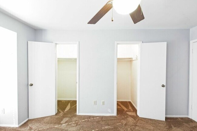Building Photo - 5000 Cedar Springs Rd