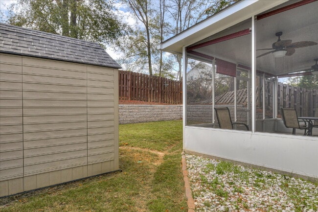 Building Photo - 665 Dunrobin Ln