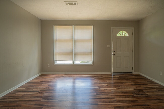 Building Photo - 3709 Dundale Rd