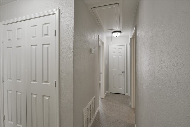 Building Photo - 3318 Golden Willow Dr