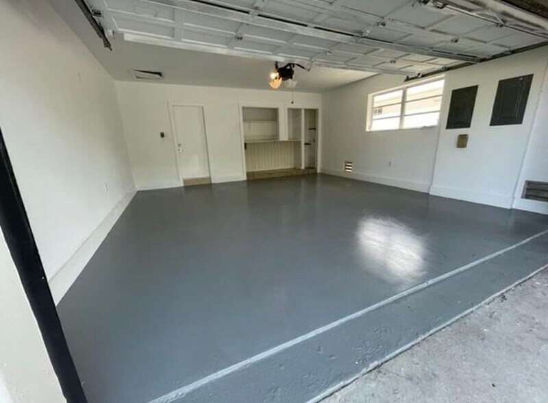 Building Photo - 2780 SW 31st Ave