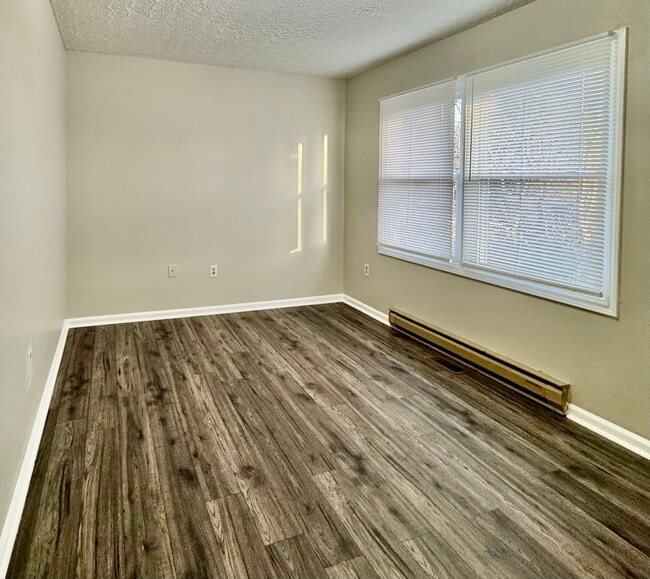 Building Photo - 875 Cambria St NW