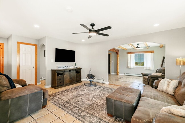 Building Photo - 4145 Los Ranchitos Dr