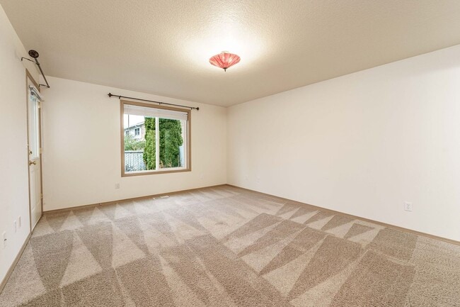 Building Photo - Bright Single-Level Vancouver Home with Garage, In-Unit Laundry, and Private Patio