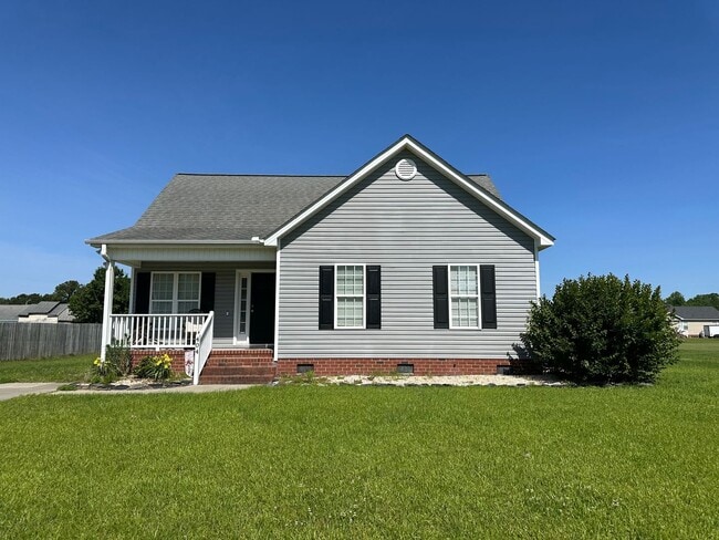 Primary Photo - Inviting 3 Bed 2 Bath House