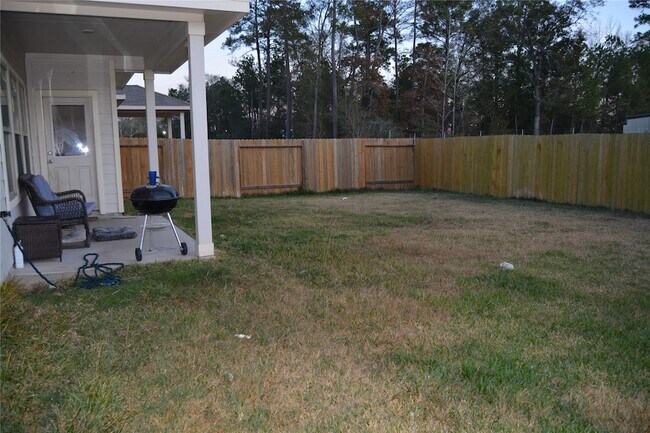 Building Photo - 17616 Cedar Crst Dr